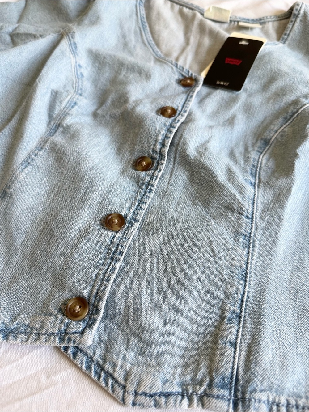 Levi’s Moxie Short-Sleeve Denim Blouse - Picture 9 of 14